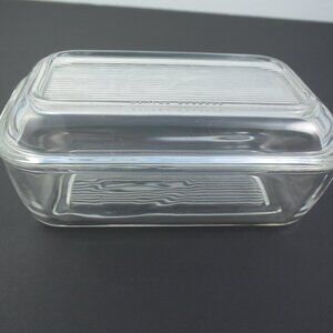 Vintage Arcoroc France Ribbed Butter / Refrigerator Dish w Lid Pressed Glass EUC
